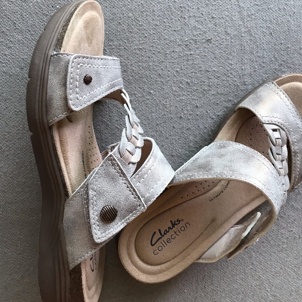 Clarks Collection Women's Metallic buffed gold Braided Strap Sandals - Picture 3 of 5